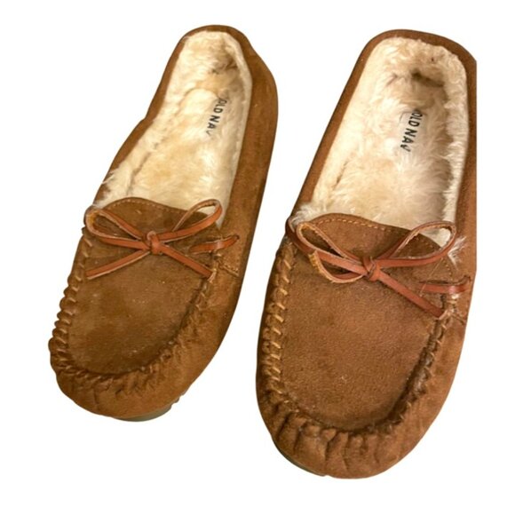 New moccasin slippers size 6 - Picture 1 of 4